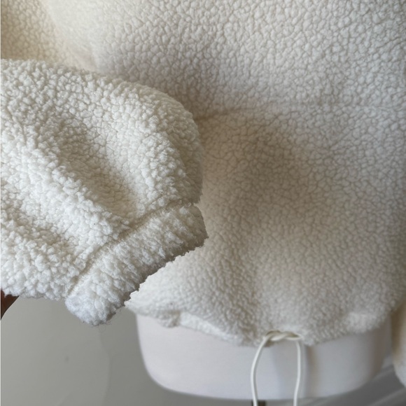 Old Navy Sherpa Cropped Pullover | Drawstring Hem | Cozy Fleece | Size S - Picture 5 of 10
